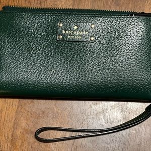 FLASH SALE!Kate Spade Wristlet—-Large style